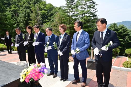 충열탑 참배